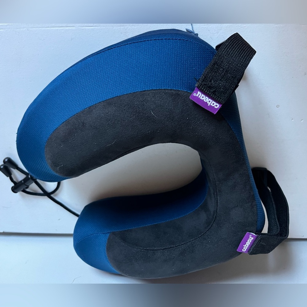 Cabeau Travel Neck Memory foam Support Pillow - Picture 7 of 9